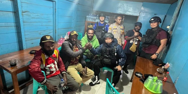 Polisi dan Tokoh Adat Tingkatkan Dialog untuk Stabilitas di Dogiyai