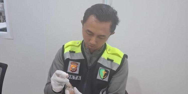 Biddokkes Polda Bengkulu Lakukan Pemeriksaan Keamanan Makanan di Dapur MBG SPPG