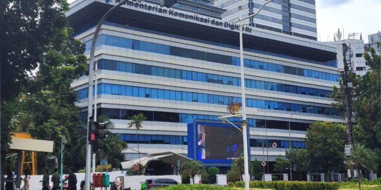 Kemkomdigi Gelar Seleksi Pita Frekuensi Radio 700 MHz dan 2,6 GHz Tahun 2026