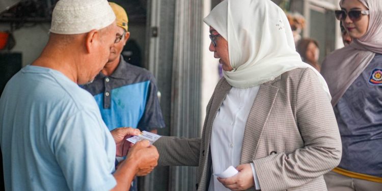 Perayaan HUT ke-27, Pemko Banjarbaru Bagikan Voucher Belanja di Pasar Bauntung