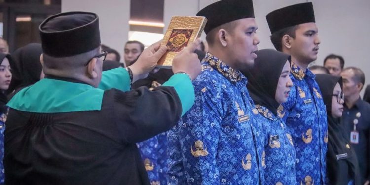 Wali Kota Pekanbaru Lantik ASN Baru, Ditekankan Pentingnya Pelayanan Berkualitas