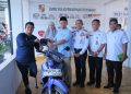 Wali Kota Pekanbaru Berikan Sepeda Motor untuk Warga Disabilitas