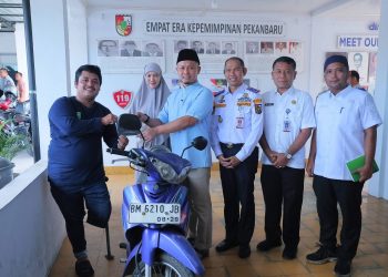 Wali Kota Pekanbaru Berikan Sepeda Motor untuk Warga Disabilitas