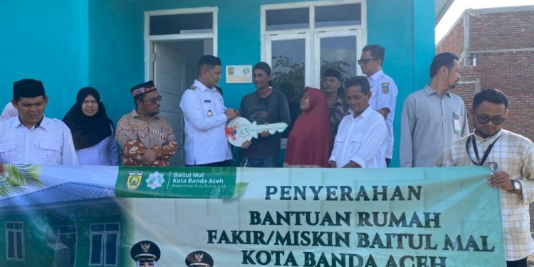 Baitul Mal Banda Aceh Berikan Lima Rumah Layak Huni kepada Warga