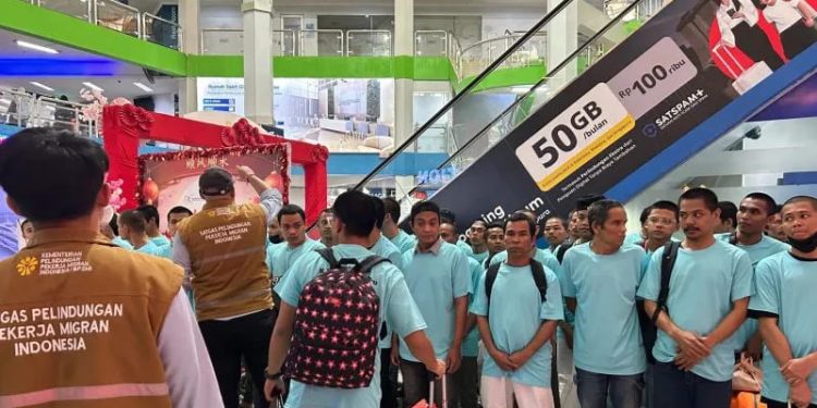 KJRI Johor Bahru Bantu Pemulangan 281 WNI dari Malaysia