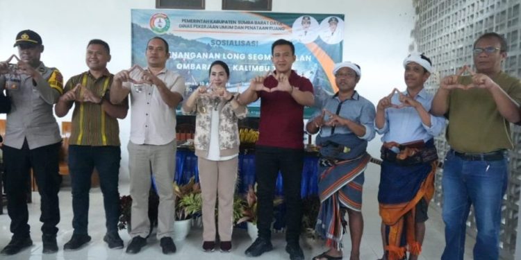 Pemkab Sumba Barat Daya Gelar Sosialisasi Proyek Jalan Ombarade-Kalimbu Tillu