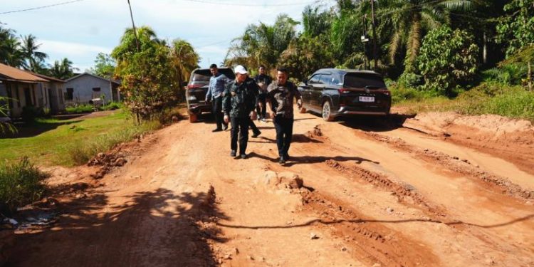 Gubernur Kalbar Tinjau Percepatan Perbaikan Jalan Pesaguan-Kendawangan
