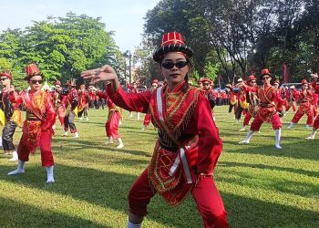 Ribuan Pelajar Batang Pecahkan Rekor MURI Lewat Tari Babalu