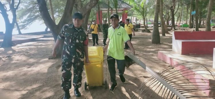 Aksi Karya Bakti di Pantai Slopeng Sumenep Dukung Program ASRI