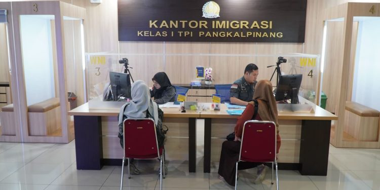 Pelaporan WNA di Pangkalpinang Kini Wajib Lewat Aplikasi APOA