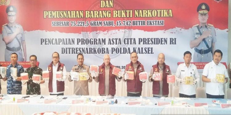 Polda Kalimantan Selatan Ungkap Penyelundupan 43,8 Kilogram Sabu dari Malaysia