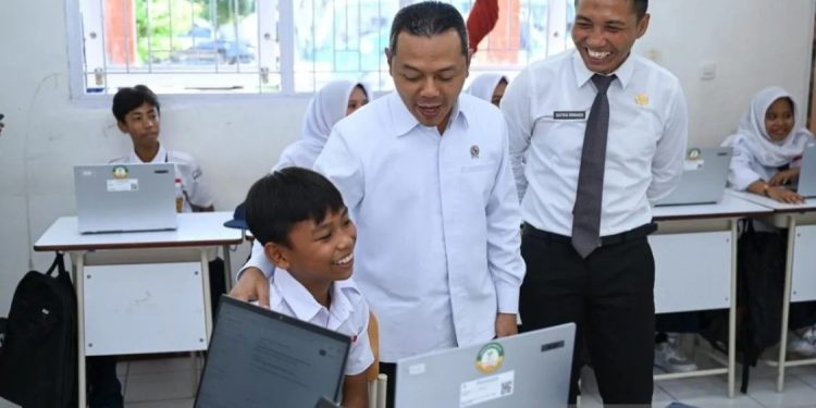 Wamendikdasmen Tegaskan Pentingnya Guru Berkualitas di Sekolah Rakyat