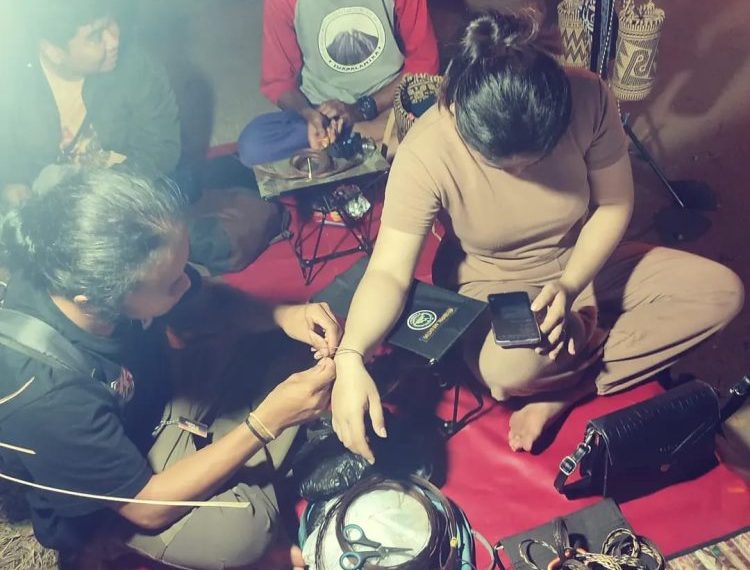 Gelang Simpai Dayak Meratus Menjadi Sorotan di Ekspo Balangan