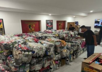 Polda NTT Ungkap Jaringan Penyelundupan Pakaian Bekas Ilegal, 157 Ballpress Disita