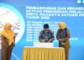 Kemendikdasmen Salurkan 1.577 Smartboard untuk Revitalisasi Sekolah di Sidoarjo