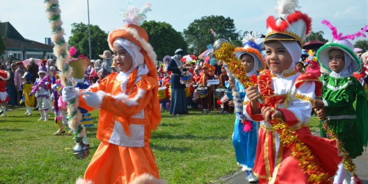 Ribuan Anak Ramaikan Gebyar Drumband di Cilacap