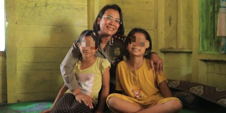 Kapolres Samosir Menjadi Orangtua Asuh Anak Korban Kekerasan