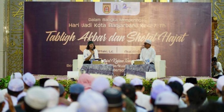 Ribuan Jemaah Hadiri Tablig Akbar Hanan Attaki di Banjarbaru