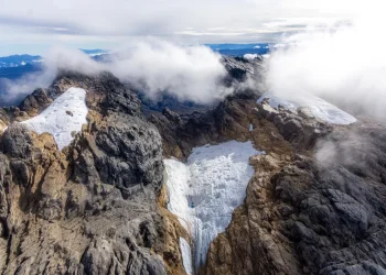 Lapisan Es Puncak Jaya Terancam Hilang, Pakar UGM Ungkap Penyebabnya