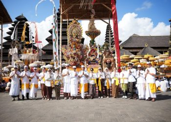 Korlantas Polri Gelar Upacara Adat di Pura Besakih untuk Kemala Run 2026