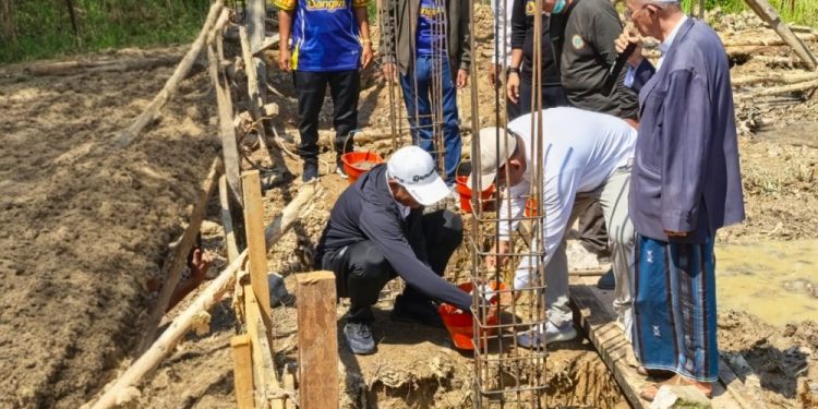 Bupati Hulu Sungai Utara Puji Pembangunan Langgar Al-Azhari oleh Warga