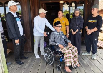 Pemkab Hulu Sungai Utara Salurkan Bantuan Kursi Roda untuk Lansia dan Disabilitas