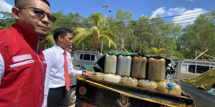 Polda Kepulauan Riau Amankan Tiga Pelaku Penyalahgunaan BBM Subsidi di Batam