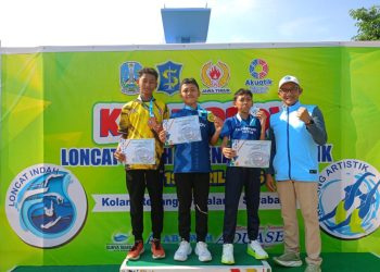 Achmad Aimar Ghali Zikri Raih Emas di Kejurprov Loncat Indah Jatim 2026