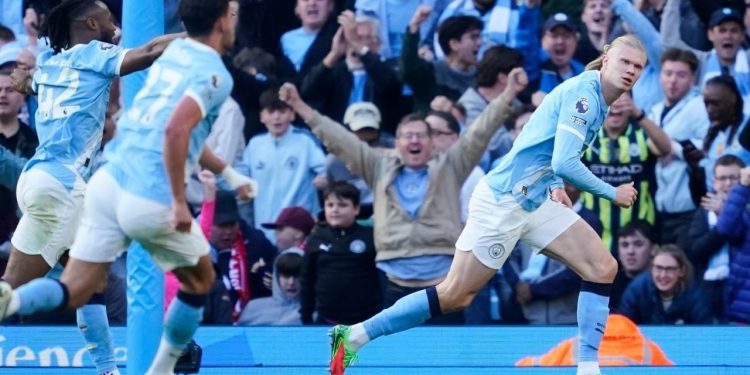 Manchester City Dekati Arsenal Setelah Kemenangan 2-1