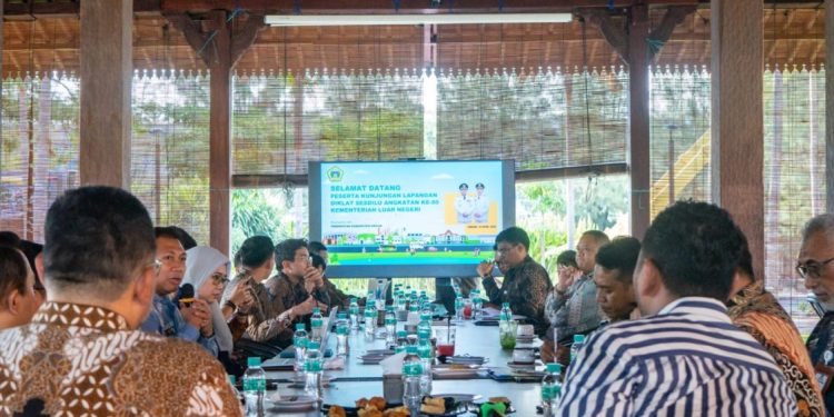 Delegasi Kemenlu Tinjau Model Investasi dan Industri Terpadu di Gresik