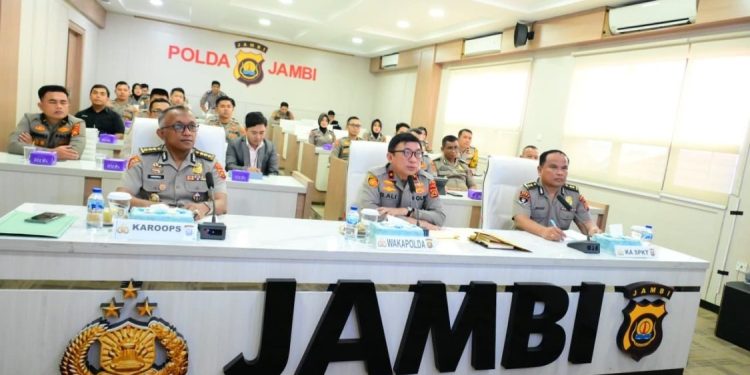 Polda Jambi Tingkatkan Kualitas Layanan Call Center 110 dengan Pelatihan Public Speaking