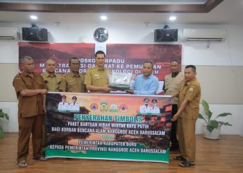 Pemkab Pulau Buru Salurkan 2.000 Botol Minyak Kayu Putih ke Aceh