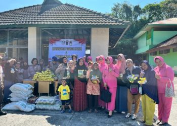 Polwan dan Bhayangkari Gelar Aksi Sosial di Hari Kartini