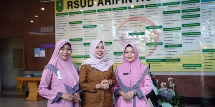 Perempuan Dominasi Layanan Kesehatan di RSUD Arifin Achmad