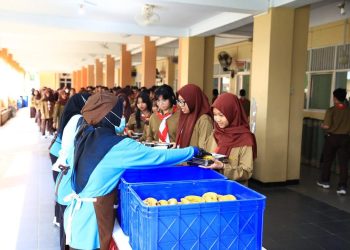 SPPG Polri Terapkan Sistem Prasmanan di SMA Kemala Bhayangkari