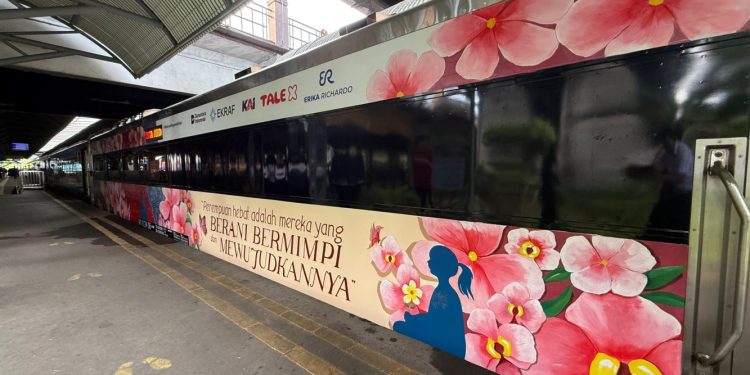 KAI Daop 8 Surabaya Luncurkan Kereta Bertema Hari Kartini