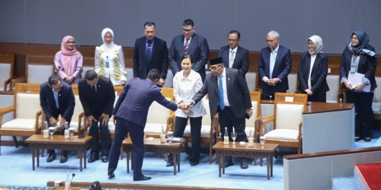 DPR dan Pemerintah Sahkan UU PPRT, Akhiri Penantian 22 Tahun