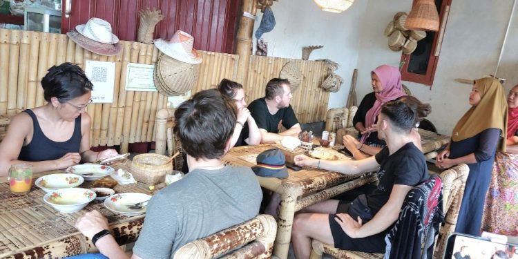 Program Kampung Internet Tingkatkan Ekonomi dan Pariwisata di Desa Jeruk Manis