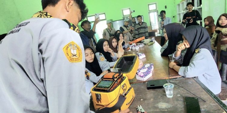 Komdigi Latih Siswa di Kampung Internet untuk Tingkatkan Keterampilan Teknologi