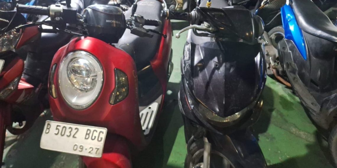 Empat Pelaku Begal Bersenjata Celurit Ditangkap di Sawah Besar