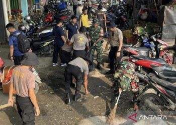 Brimob Polda Metro Jaya Laksanakan Gerakan Indonesia ASRI di Bekasi