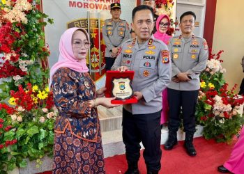 Pemerintah Kabupaten Morowali Serahkan Bus untuk Dukung Operasional Polres