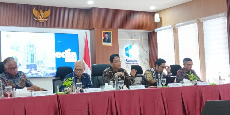 Menkeu Purbaya Yudhi Sadewa Jelaskan Isu Pajak Selat Malaka dan Pencopotan Pejabat Eselon I