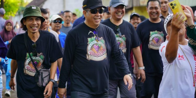 Ribuan Warga Probolinggo Ikuti Jalan Sehat Bersama Wali Kota