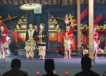 Sekda Demak Berperan sebagai Raden Fatah dalam Pagelaran Tari