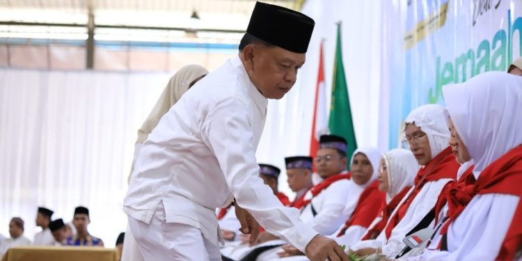 Pelepasan Jemaah Haji Meranti Dimeriahkan Prosesi Adat Tepung Tawar