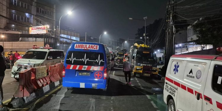 Polisi Lakukan Penutupan Jalan Djuanda Bekasi untuk Evakuasi Kecelakaan Kereta