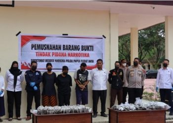 Polda Papua Barat Daya Musnahkan 8,2 Kilogram Ganja