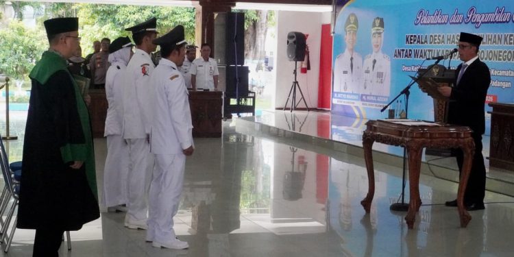 Bupati Bojonegoro Dorong Kepala Desa PAW Prioritaskan Transparansi dan Inovasi