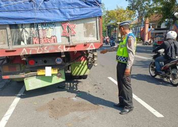 Pengendara Motor Tabrak Truk Parkir di Mergangsan Yogyakarta, Satu Orang Luka Berat
